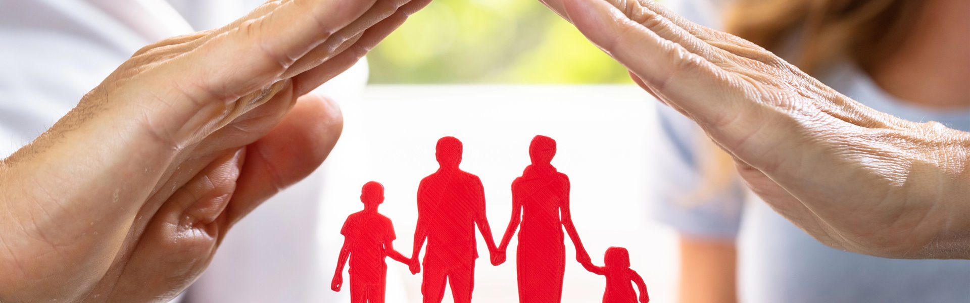 1beskytt-familien---hender-som-verner-familien
