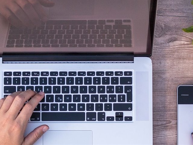 Nettsteder, kurs, podcaster, videoer